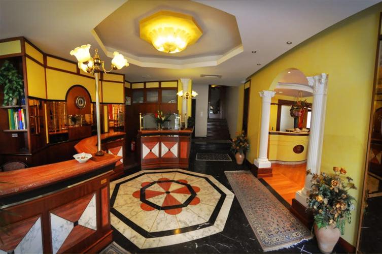 Hotel Regent - In Pieno Centro Сан-Бенедетто-дель-Тронто Екстер'єр фото