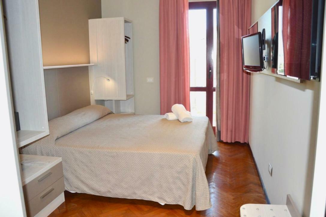 Hotel Regent - In Pieno Centro Сан-Бенедетто-дель-Тронто Екстер'єр фото