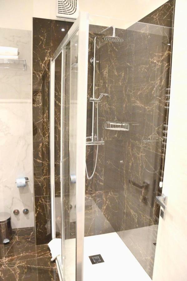 Hotel Regent - In Pieno Centro Сан-Бенедетто-дель-Тронто Екстер'єр фото