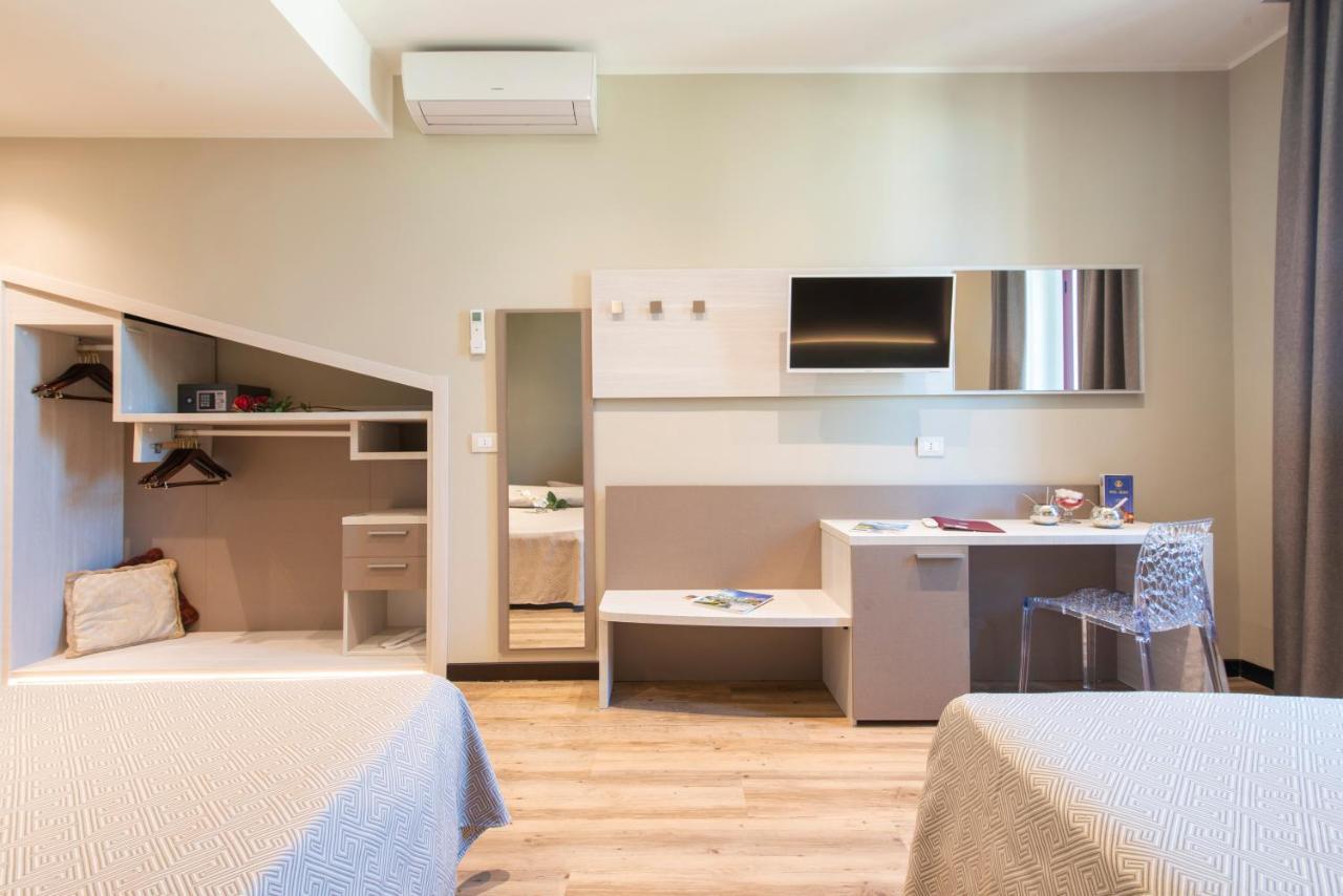 Hotel Regent - In Pieno Centro Сан-Бенедетто-дель-Тронто Екстер'єр фото