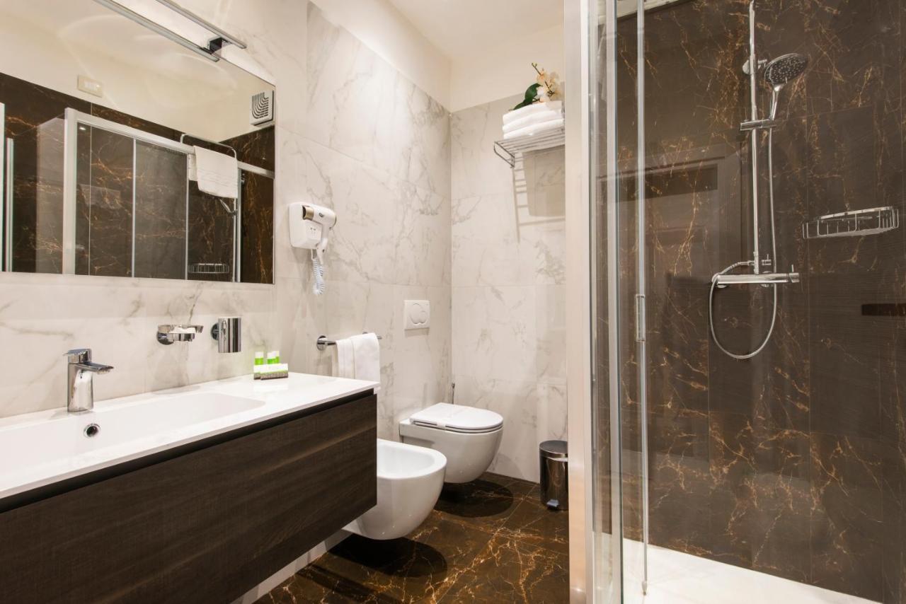 Hotel Regent - In Pieno Centro Сан-Бенедетто-дель-Тронто Екстер'єр фото